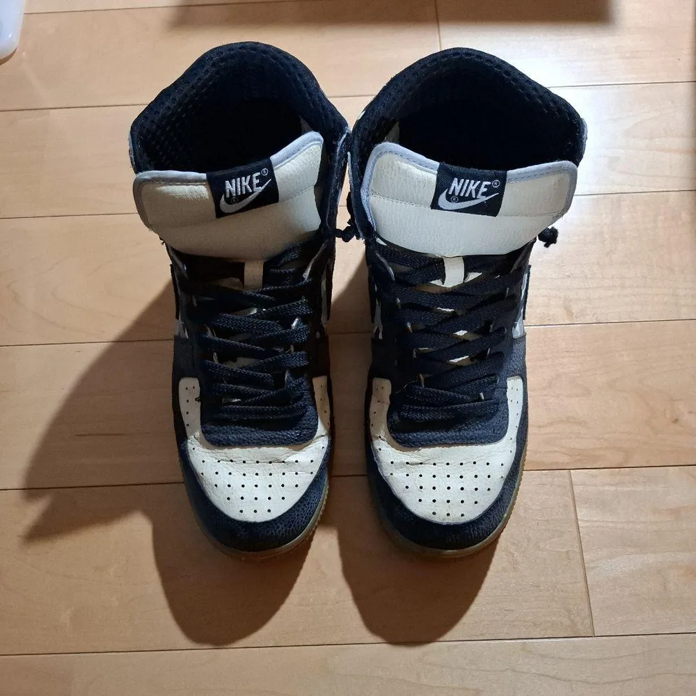 NIKE ハイカットスニーカー 307893-101 27cm