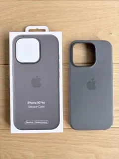純正MagSafe iPhone 16 Proシリコーンケース ストーングレイ