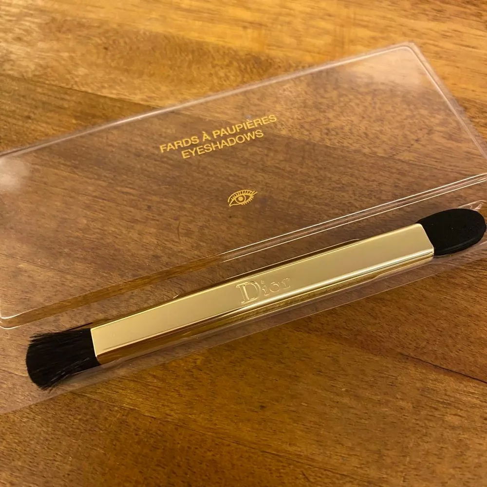 Dior アイシャドウブラシ&チップ