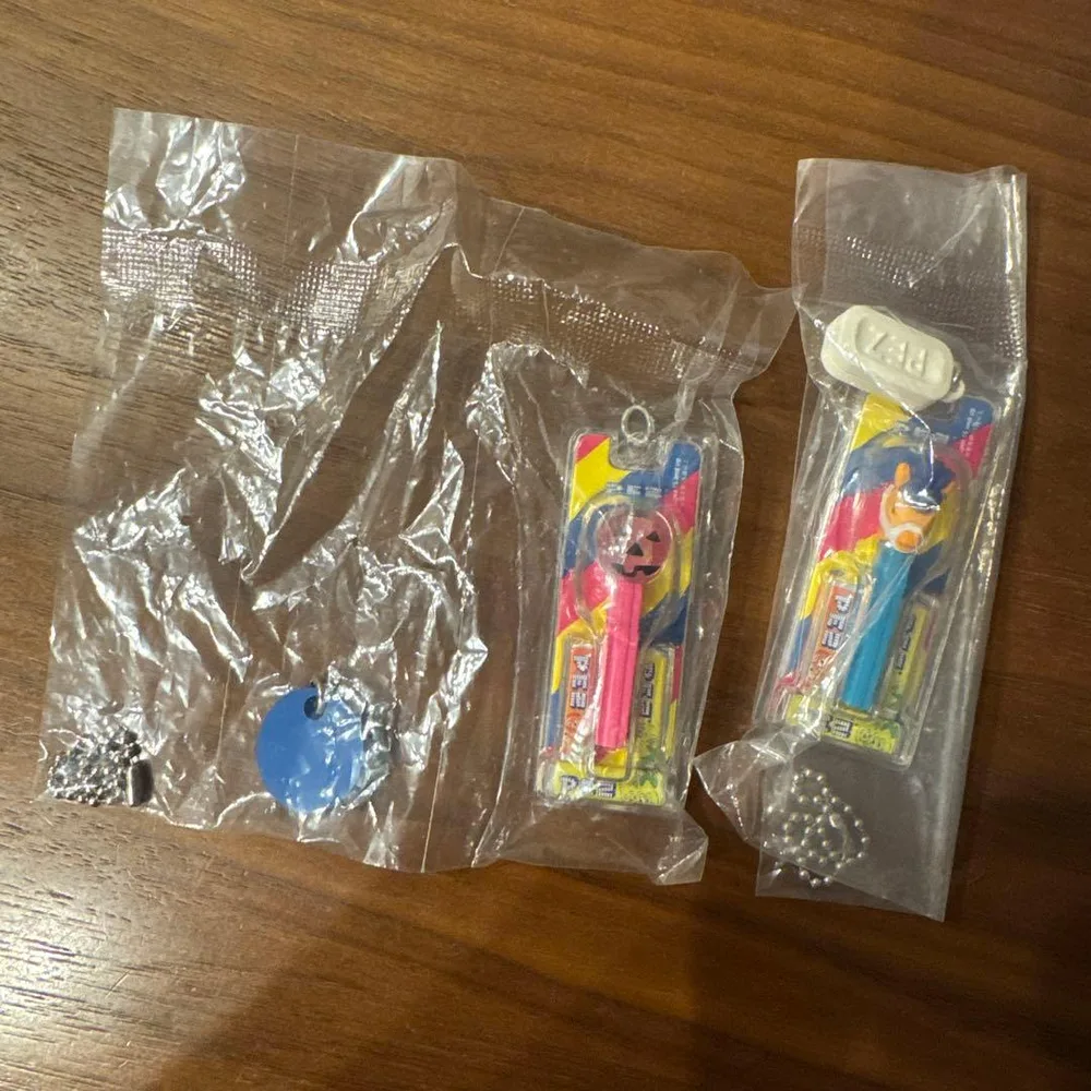 PEZ ミニチュア キーホルダー ガチャガチャ