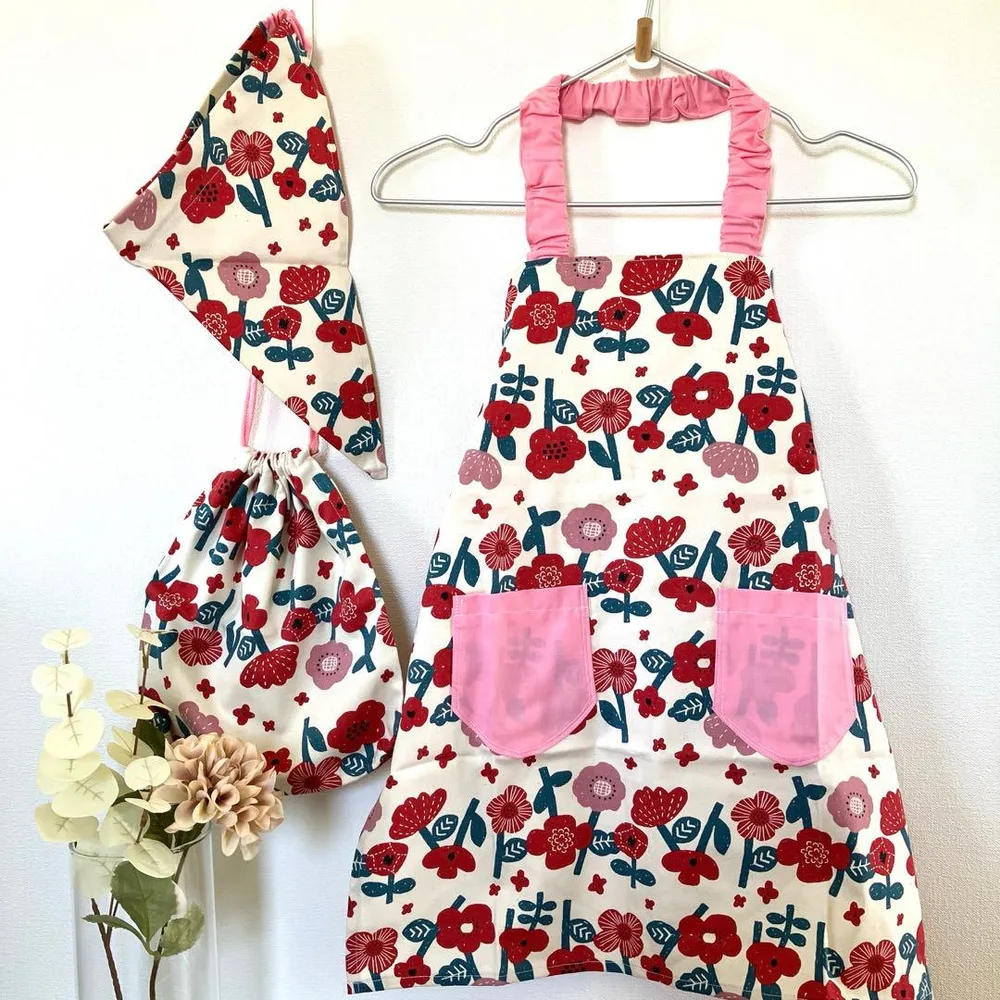 ★SALE★巾着セット 子供エプロン 120 〜 130 三角巾セット☆