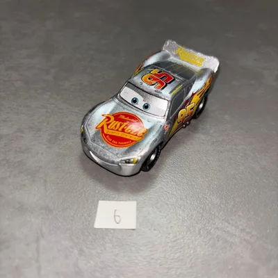 6 カーズトミカ ライトニング・マックィーン シルバーレーサータイプ