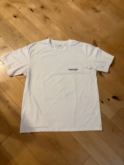 ALONE ON THE WALL Tシャツ ホワイト L