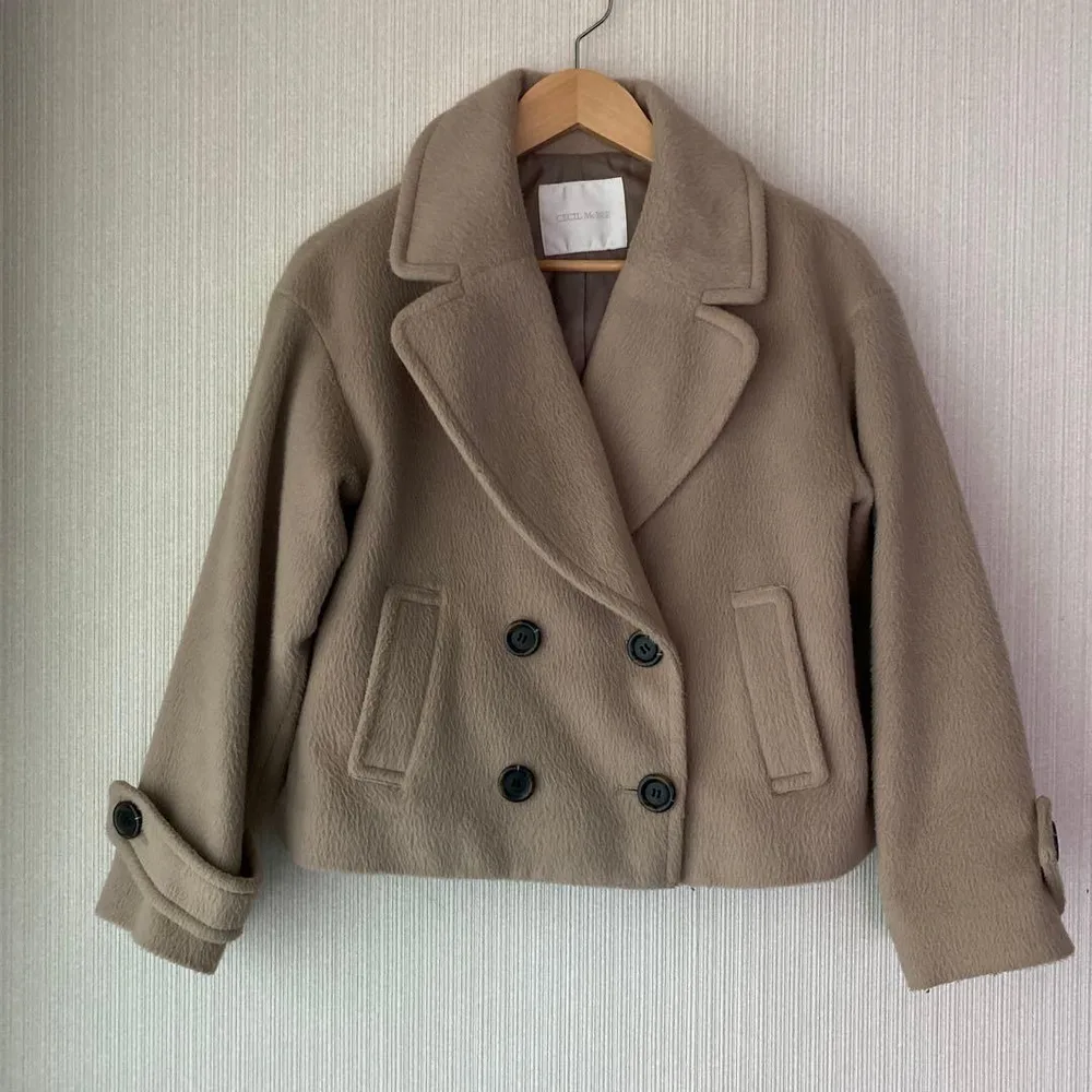 CECIL McBEE ショートピーコート M ベージュ