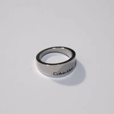 Calvin Klein ロゴ リング シルバーカラー 7号