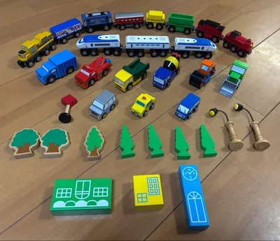【木製おもちゃ 大量まとめ売り】木製列車・働く車・街並みパーツセット