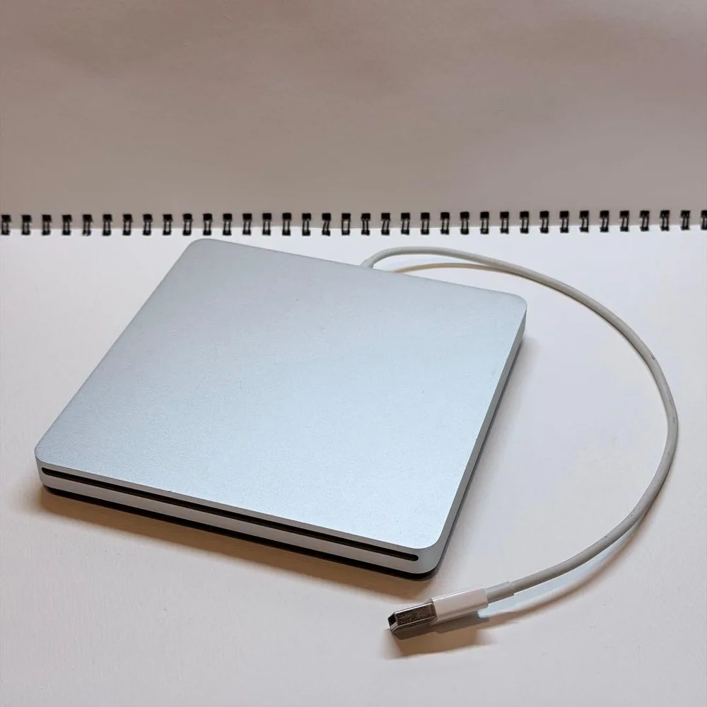 Apple USB SuperDrive A1379 DVD/CDドライブ