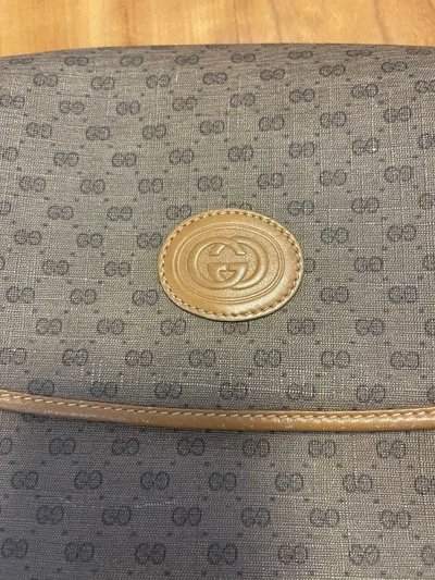 GUCCI ヴィンテージ GG ショルダーバッグ