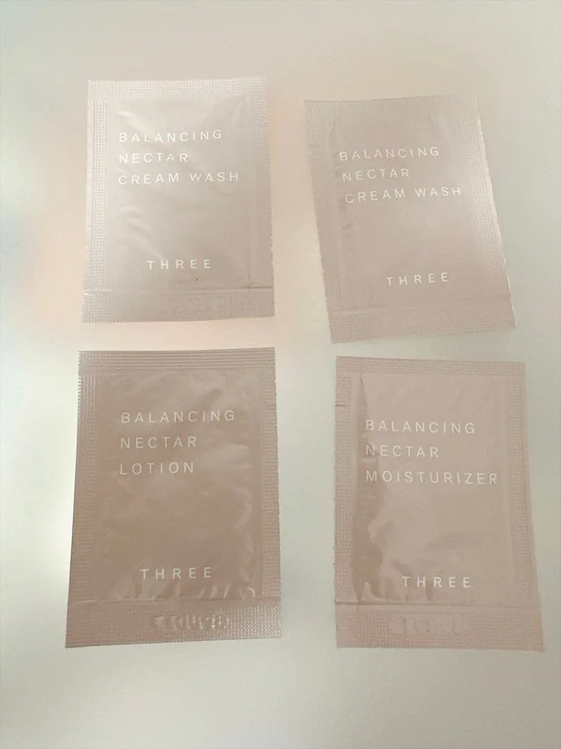 THREE バランシングネクター サンプルセット