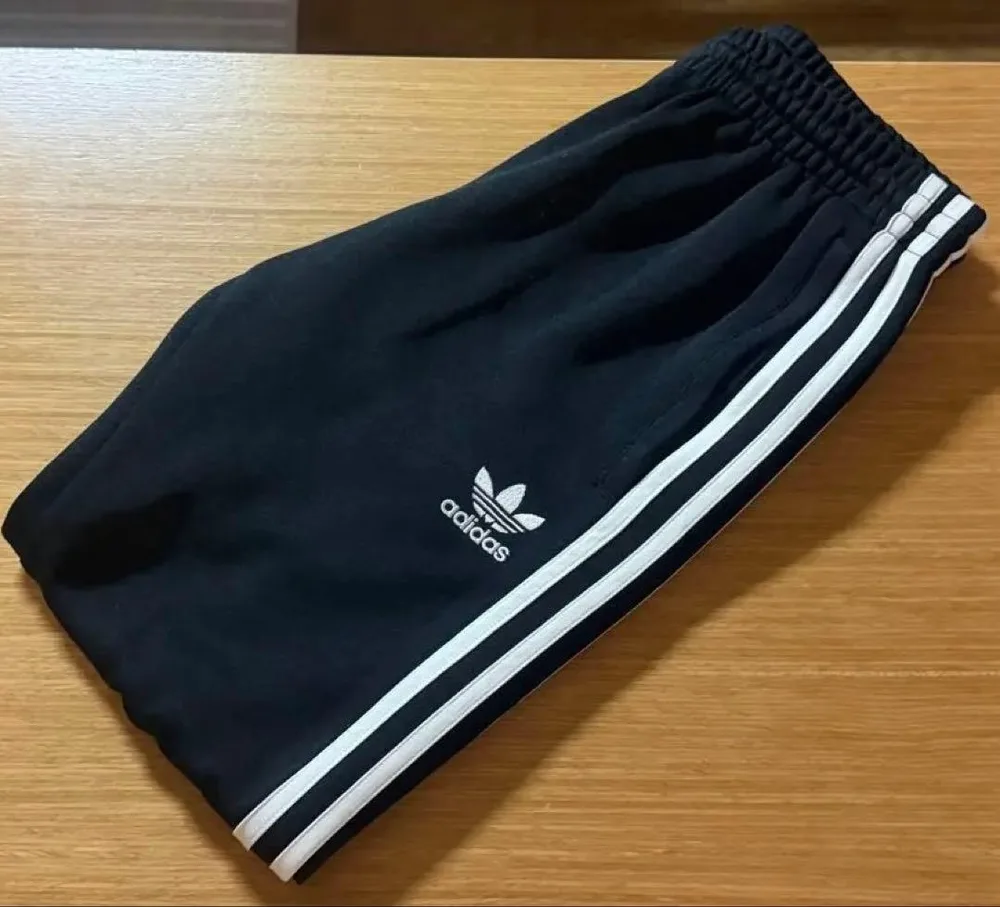 adidas ジャージパンツ