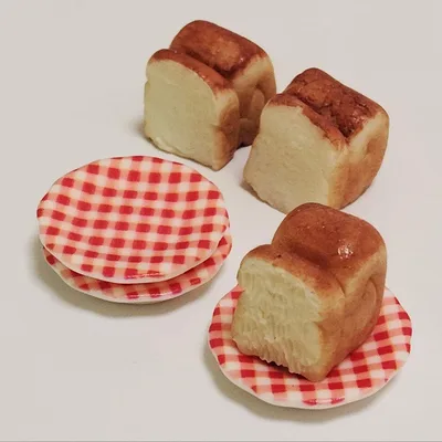 ミニチュアサイズ 食パンとお皿のセット