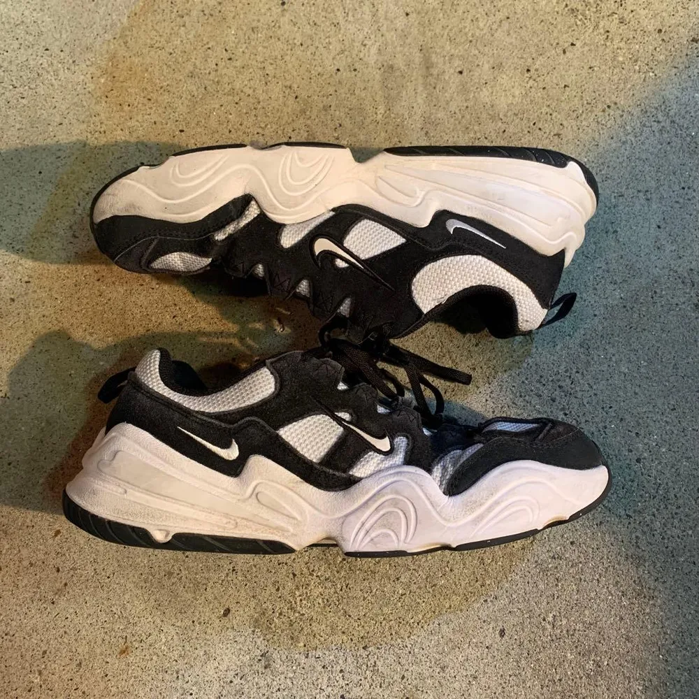 ナイキ テック ヘラ Nike Tech Hera 28.0cm スニーカー