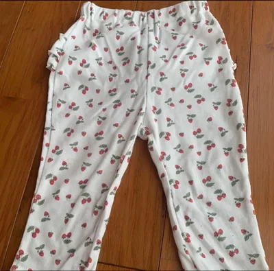いちご柄 ベビーパンツ 90サイズ フリル付き