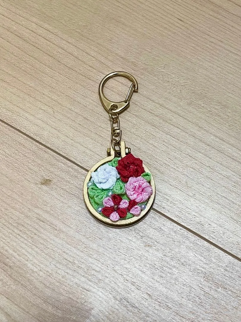 つまみ細工 花モチーフ キーホルダー