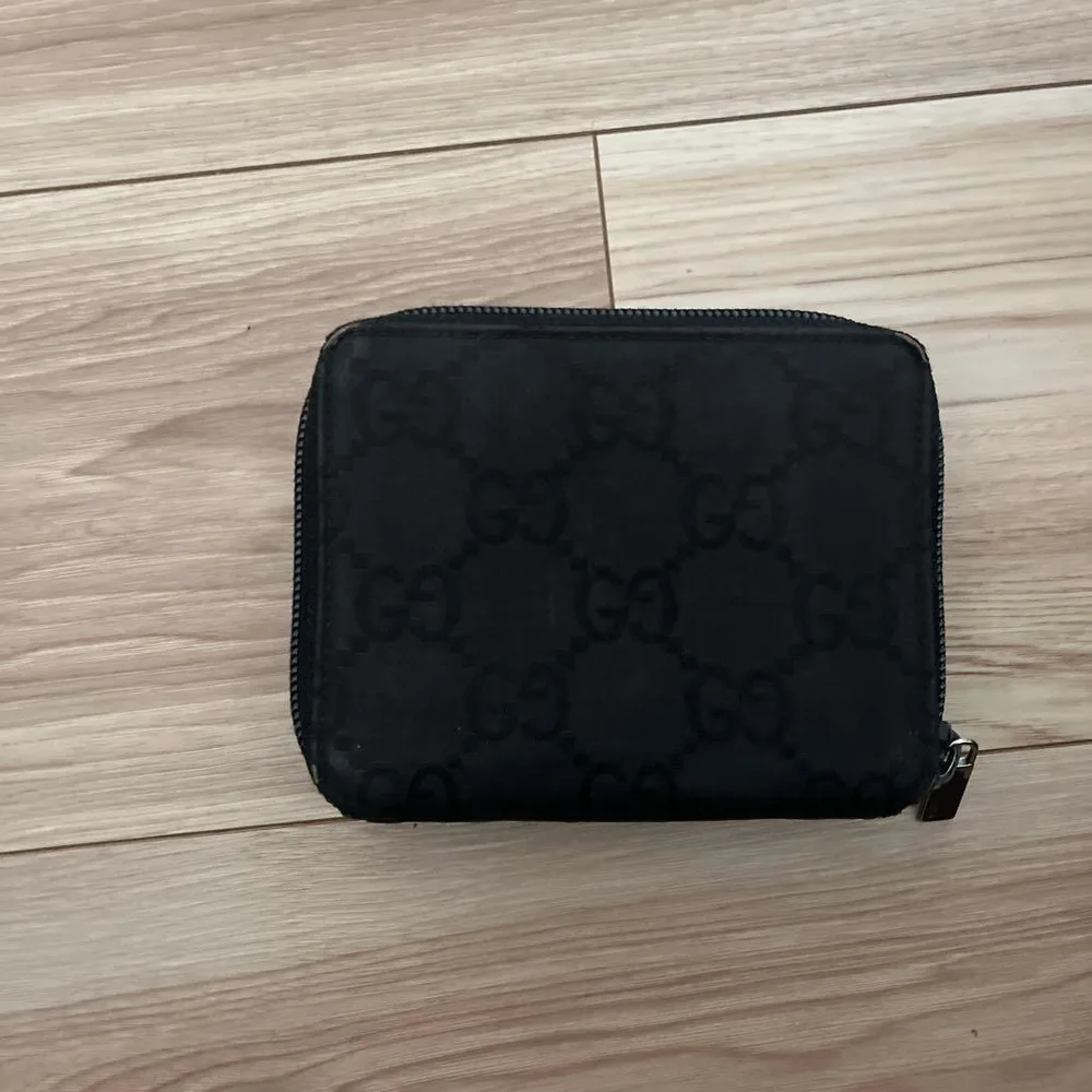 GUCCI GG柄 二つ折り財布 ブラック