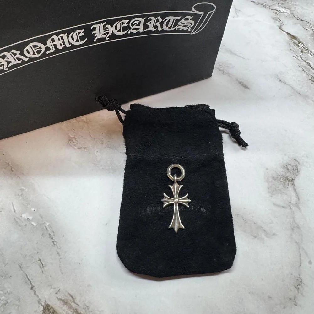 CHROME HEARTS タイニーCHプラスチャーム