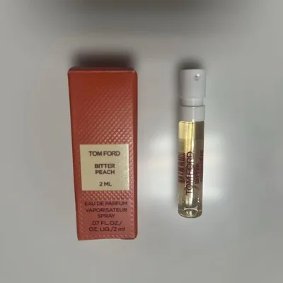 TOM FORD BITTER PEACH オードパルファム 2ml