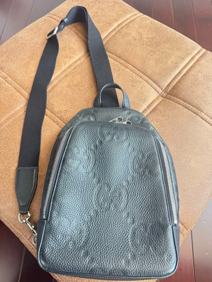 GUCCI レザー スリングバッグ ボディバッグ ブラック