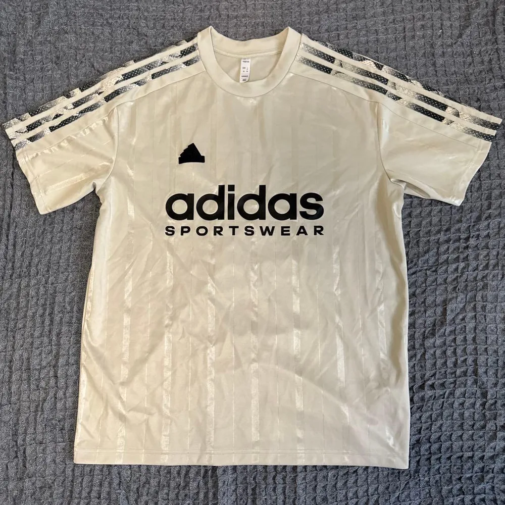 adidas SPORTSWEAR Tシャツ M
