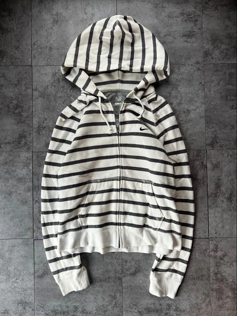 "00's NIKE" Boarder Design Hoodie