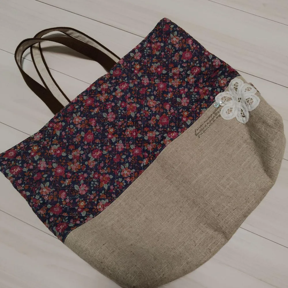 ハンドメイド リバーシブル 花柄キルティングトートバッグ
