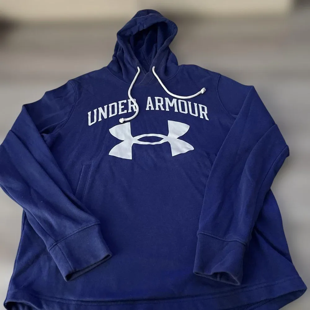 UNDER ARMOUR パーカー ネイビー