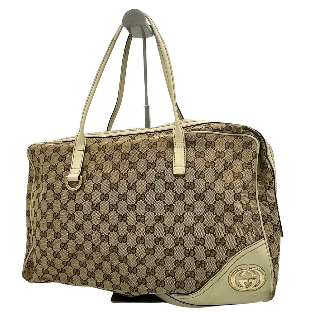 กระเป๋าถือสีเบจลาย GUCCI GG แคนวาส