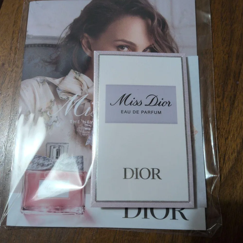 Miss Dior Eau de Parfum サンプル