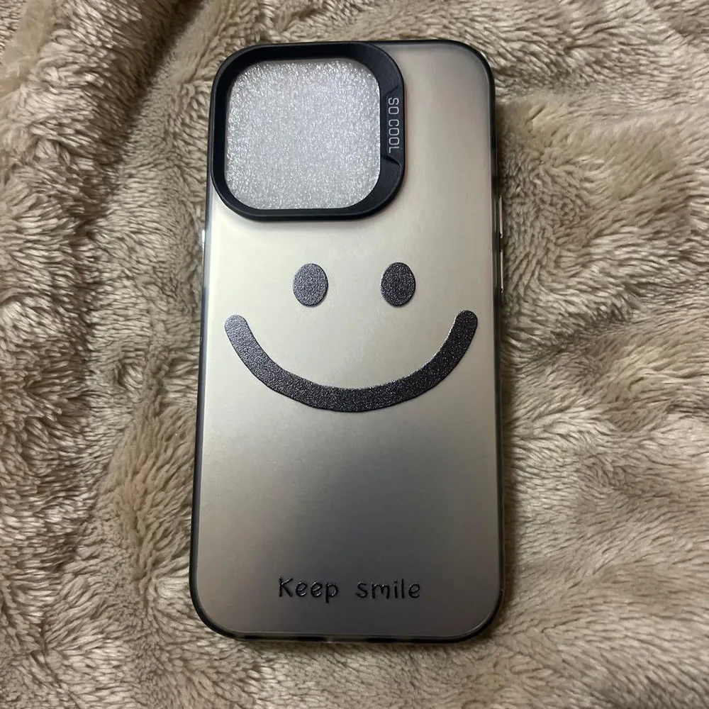 iPhone15pro スマイルデザイン ケース