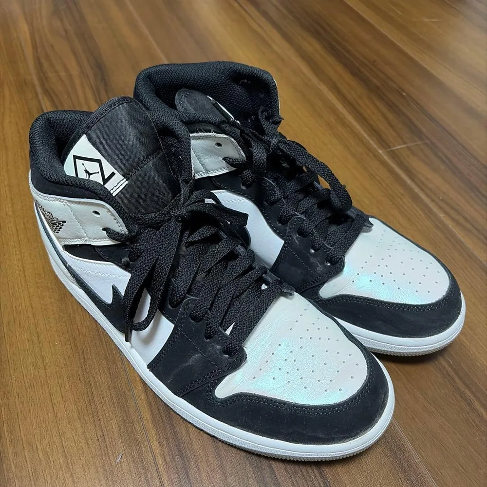 Nike Air Jordan 1 DH6933-100 US 9