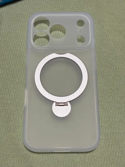 iPhone17pro用ケース スタンド機能付き クリア