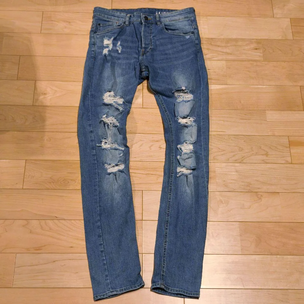 H&M スキニーデニム ダメージ加工 メンズ