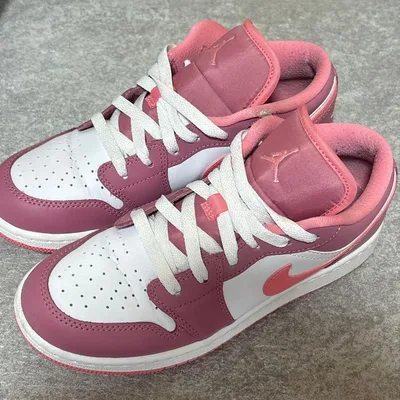 NIKE Air Jordan 1 Low สีชมพู สีขาว