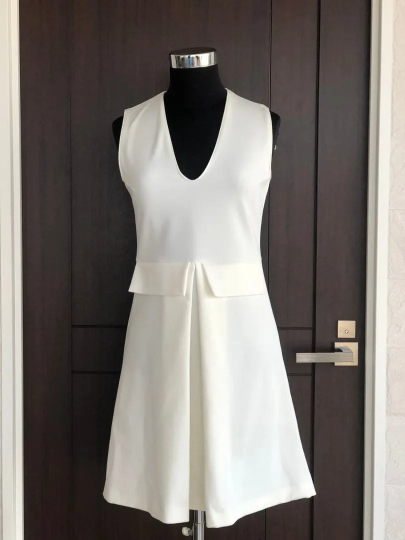 ZARA ของใหม่ยังไม่ได้ใช้งาน มีป้าย เดรสยาวถึงเข่าแขนกุด สีขาว