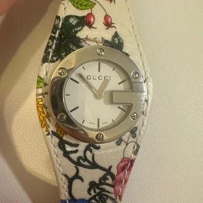 GUCCI レディース 腕時計 フローラ柄 クォーツ