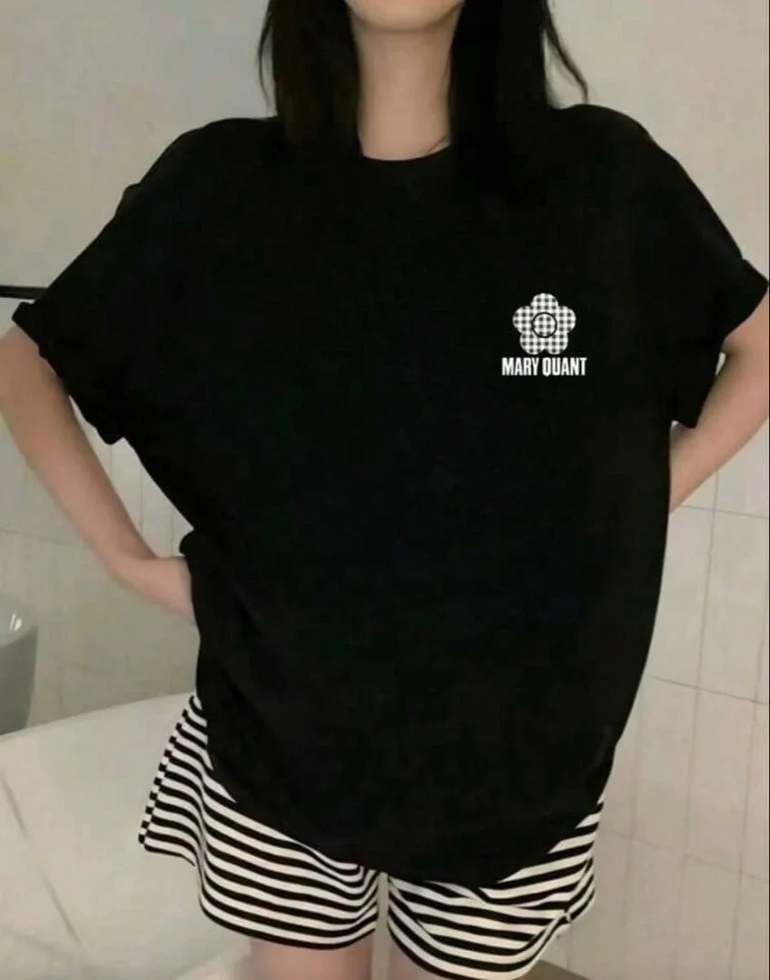 MARY QUANT เสื้อยืดแขนสั้น สีดำ