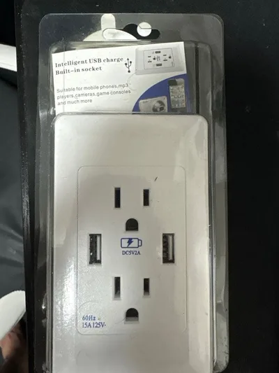 埋込式コンセント USBポート付 2口 15A 125V