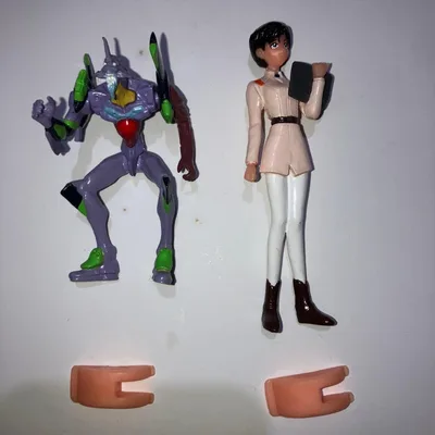 新世紀エヴァンゲリオンの初号機と伊吹マヤのフィギュア ガチャガチャ
