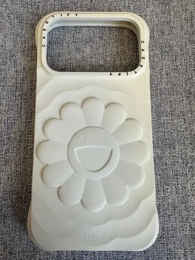 CASETiFY iPhone17proケース フラワーモチーフ ホワイト
