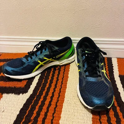 ASICS ランニングシューズ