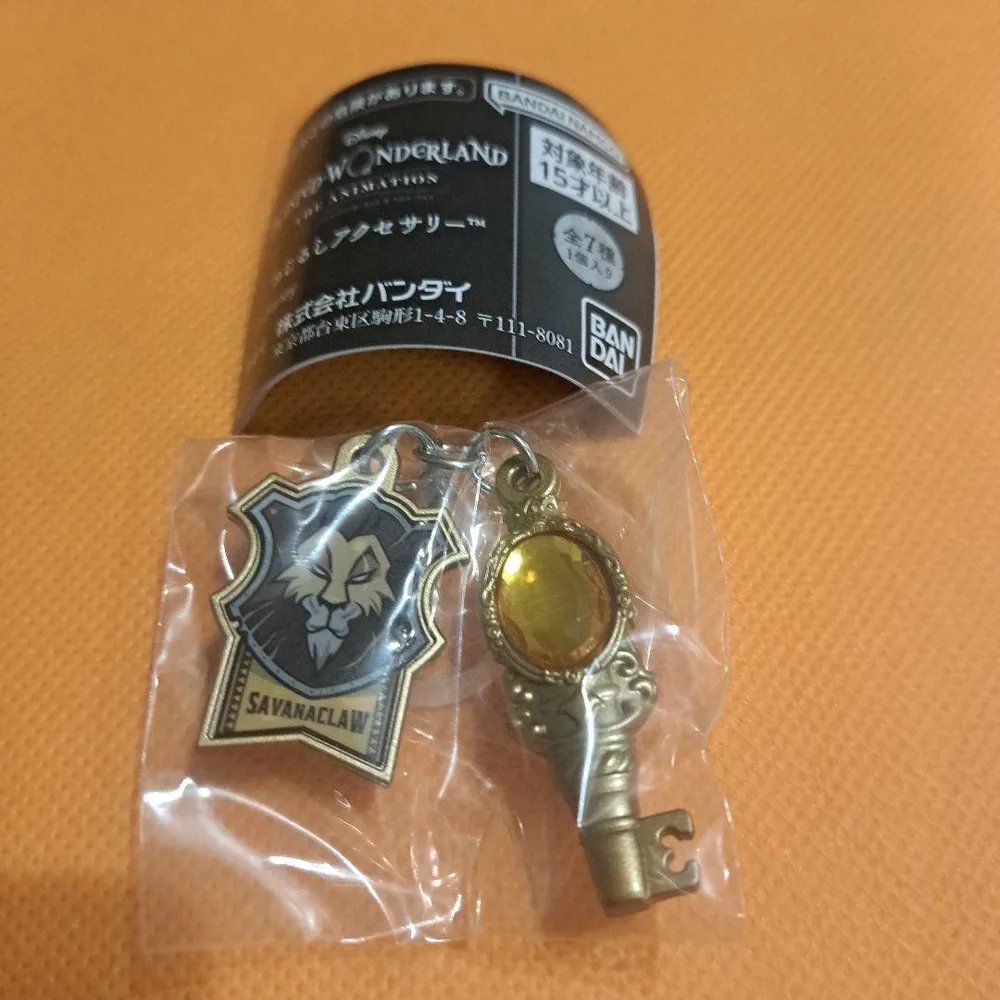ディズニー ツイステッドワンダーランド めじるしアクセサリー サバナクロー寮