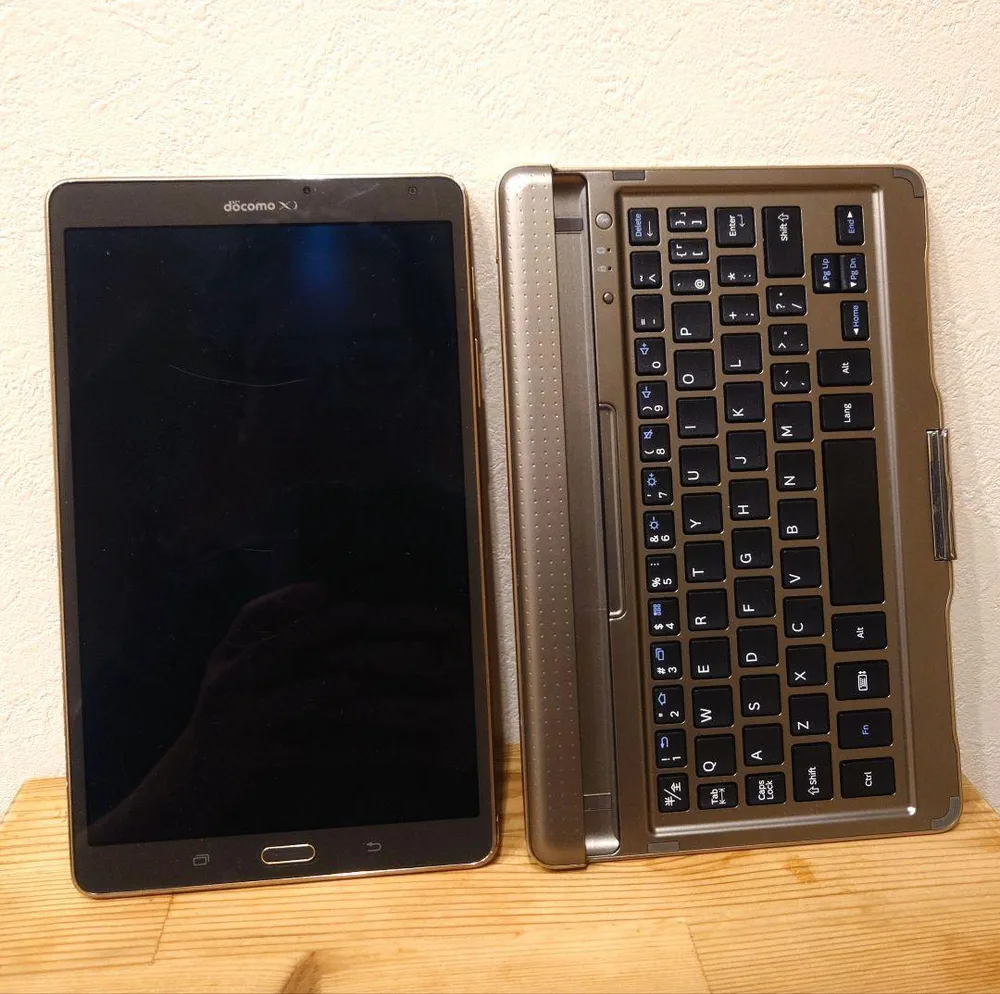 GALAXY Tab S 8.4 SC-03G キーボードカバー付き