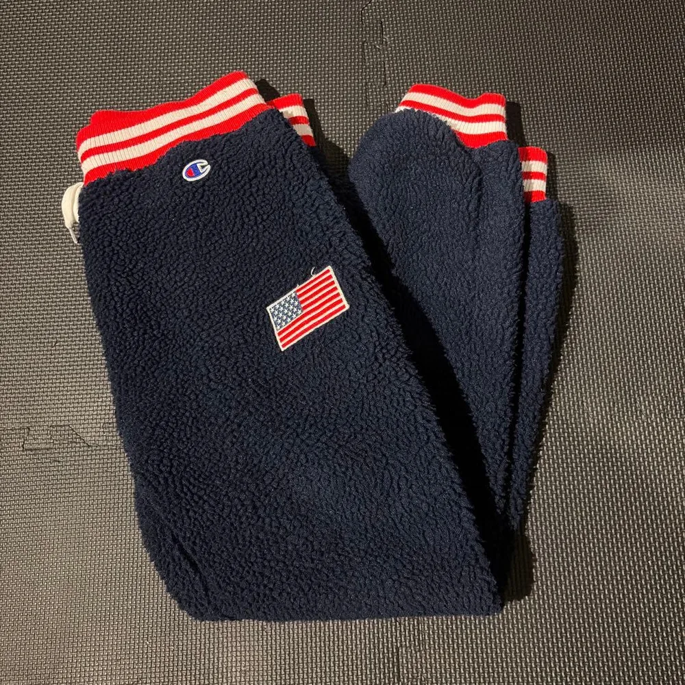 Champion ボア ジョガーパンツ ネイビー