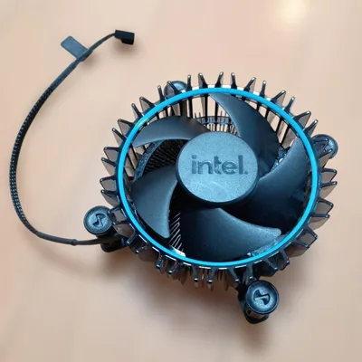 Intel LGA1700 リテールクーラー