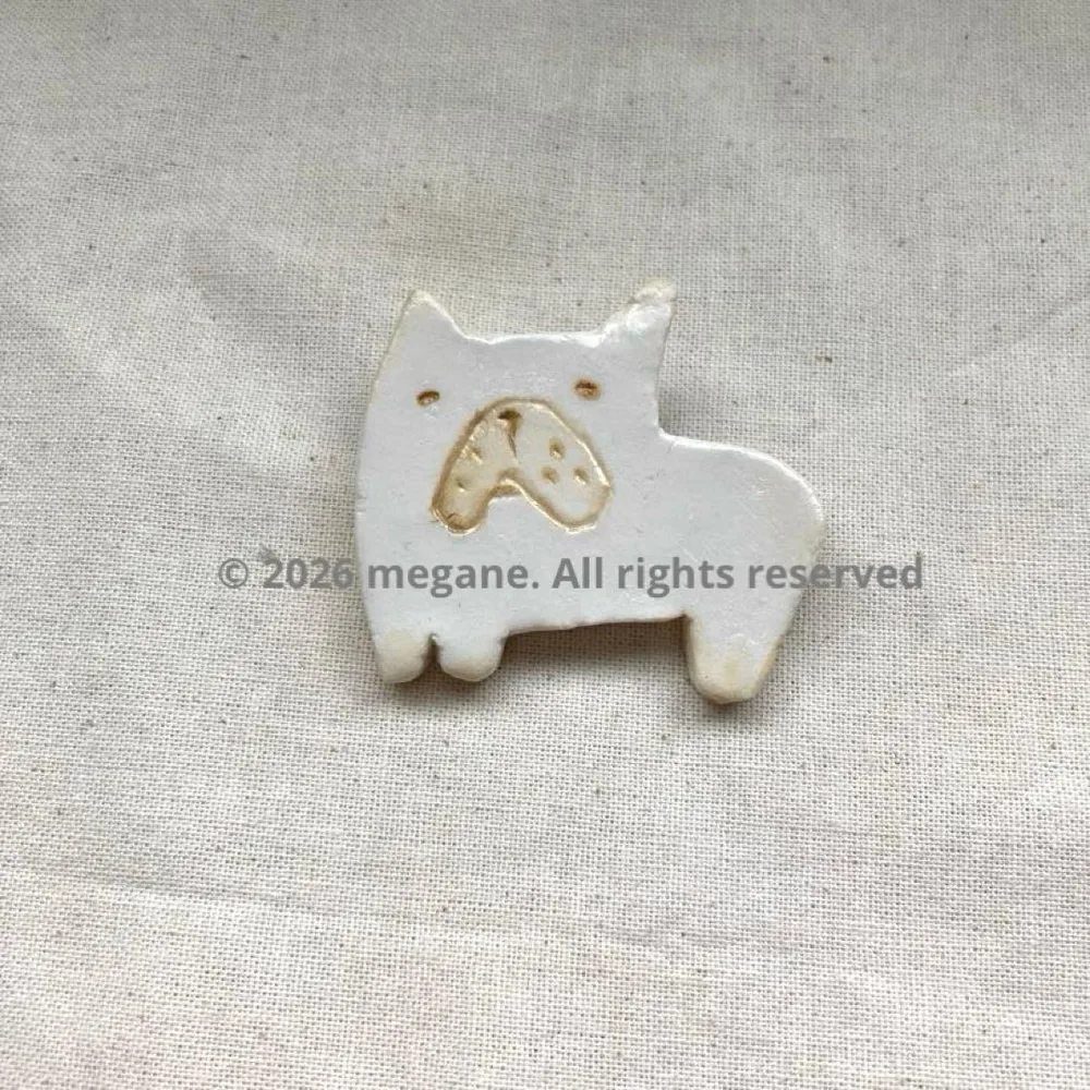 【ハンドメイド】石粉粘土 陶器風 ブローチ 犬