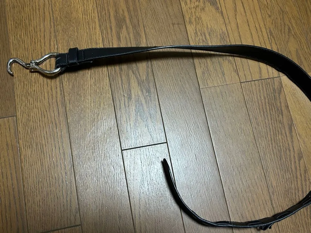 ブラック レザー調 ベルト フック付き