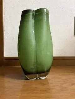 ガラス製 フラワーベース 花瓶 グリーン