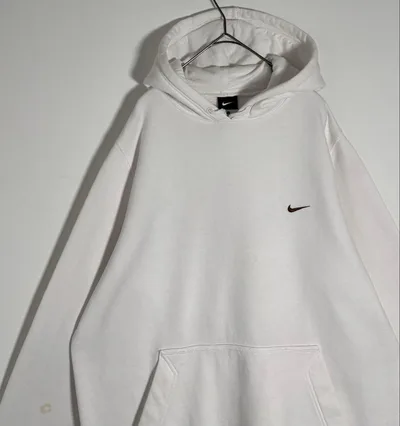 NIKE ナイキ 刺繍ロゴ スウッシュ 裏起毛 パーカー ホワイト