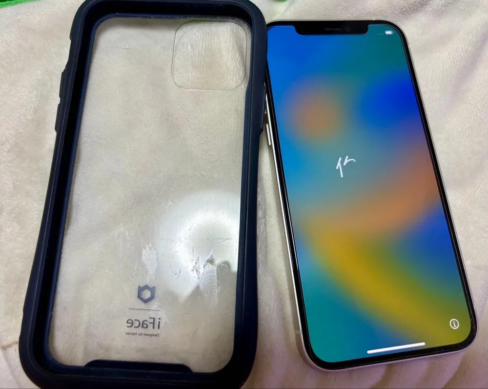 Apple iPhone 12 ホワイト iFaceケース付