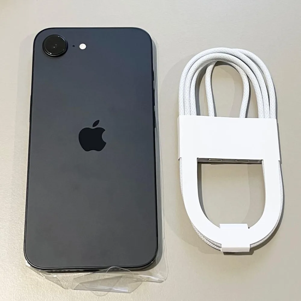 【超美品】iPhone 16e|128gb|SIMフリー